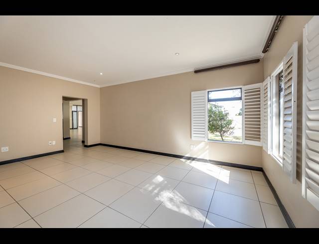 4 BEDROOM HOUSE FOR SALE IN BRYANSTON